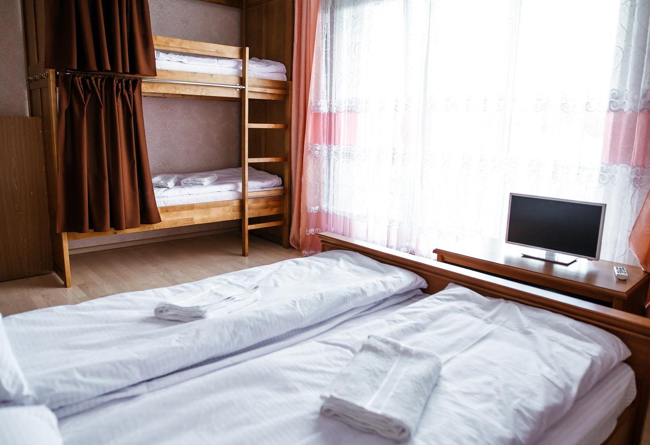 Sweet Home Hostel \u002F Guest House TTchernivtsi Extérieur photo
