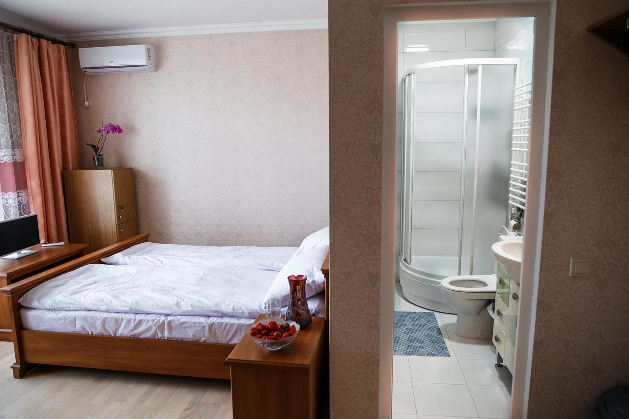 Sweet Home Hostel \u002F Guest House TTchernivtsi Extérieur photo