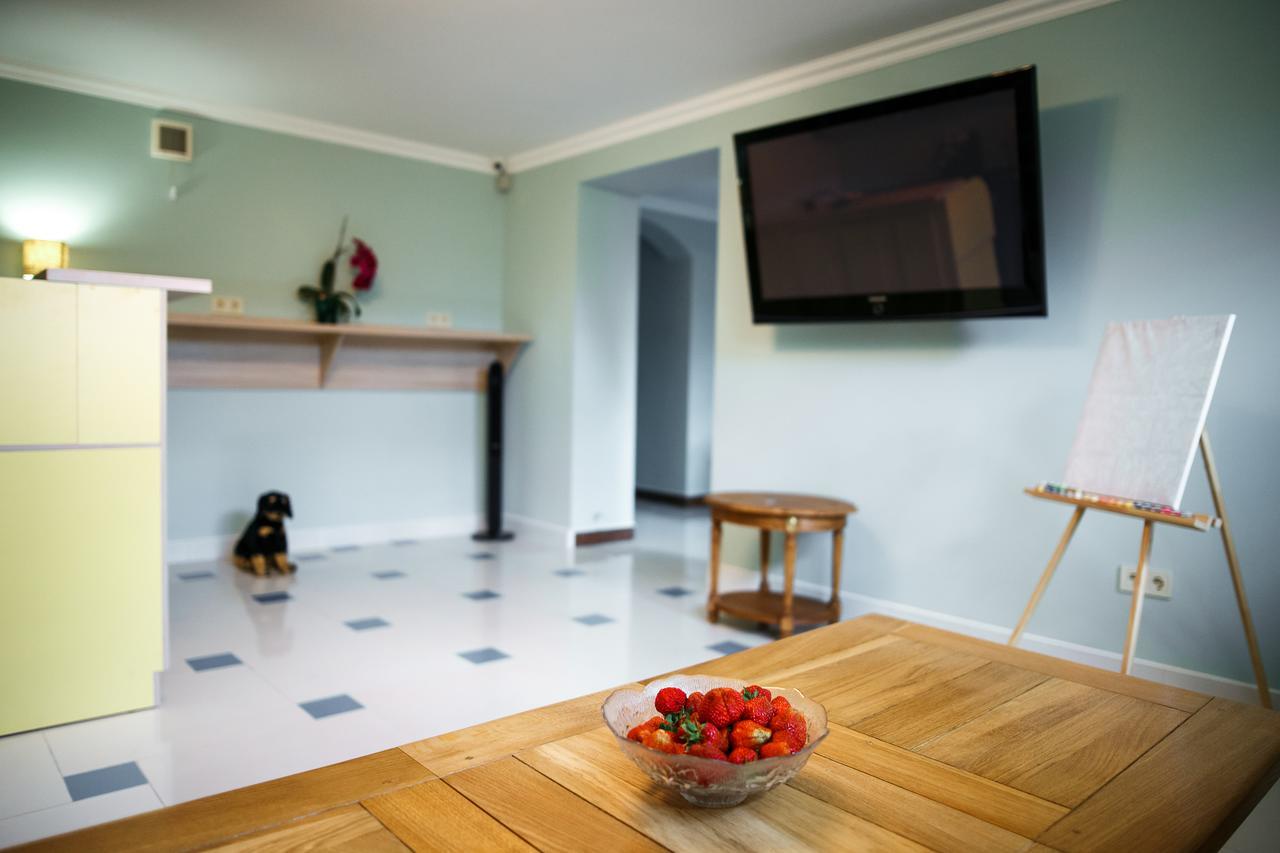 Sweet Home Hostel \u002F Guest House TTchernivtsi Extérieur photo