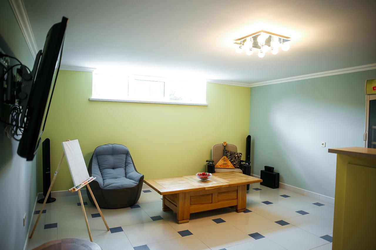 Sweet Home Hostel \u002F Guest House TTchernivtsi Extérieur photo
