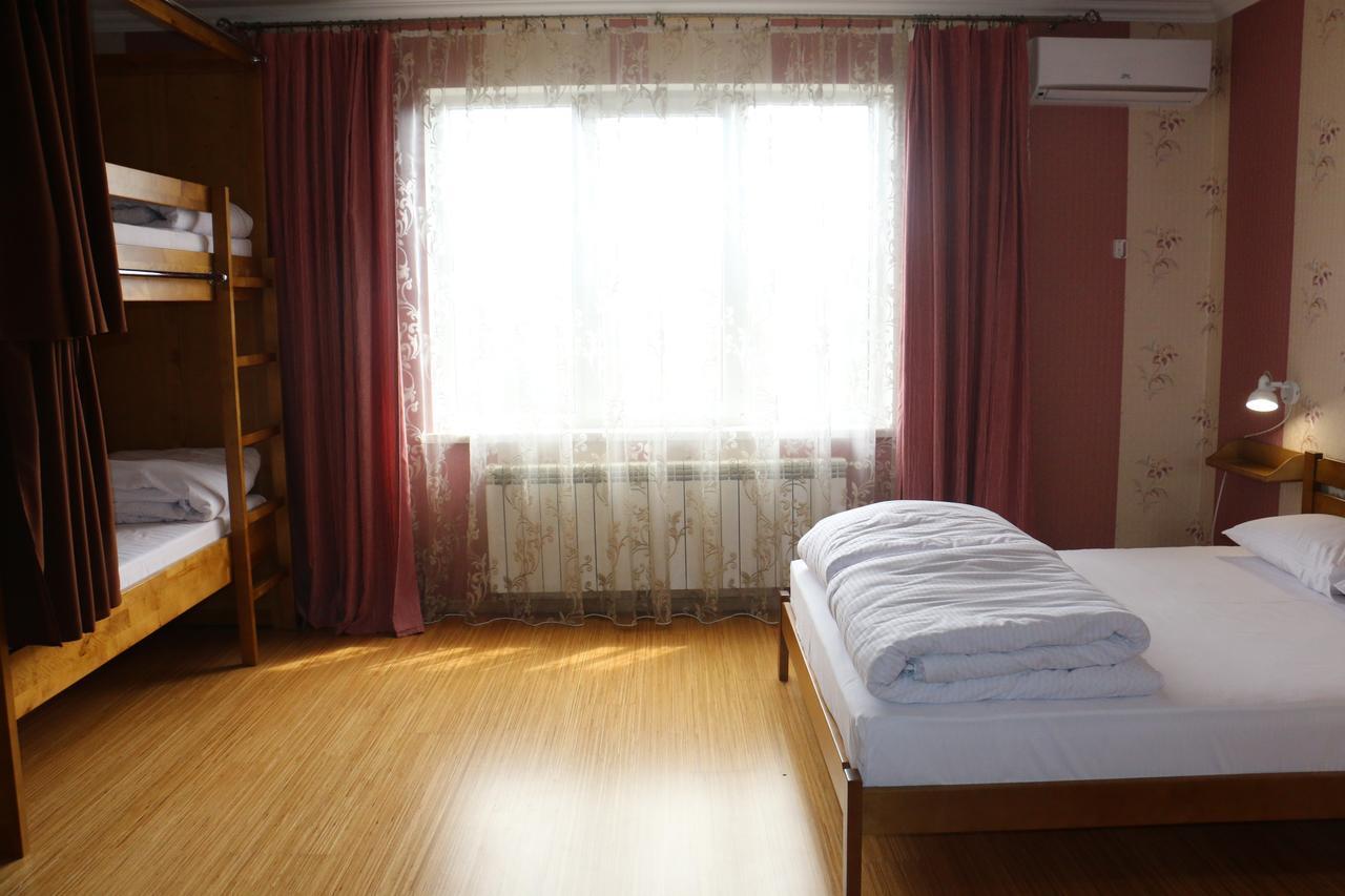 Sweet Home Hostel \u002F Guest House TTchernivtsi Extérieur photo